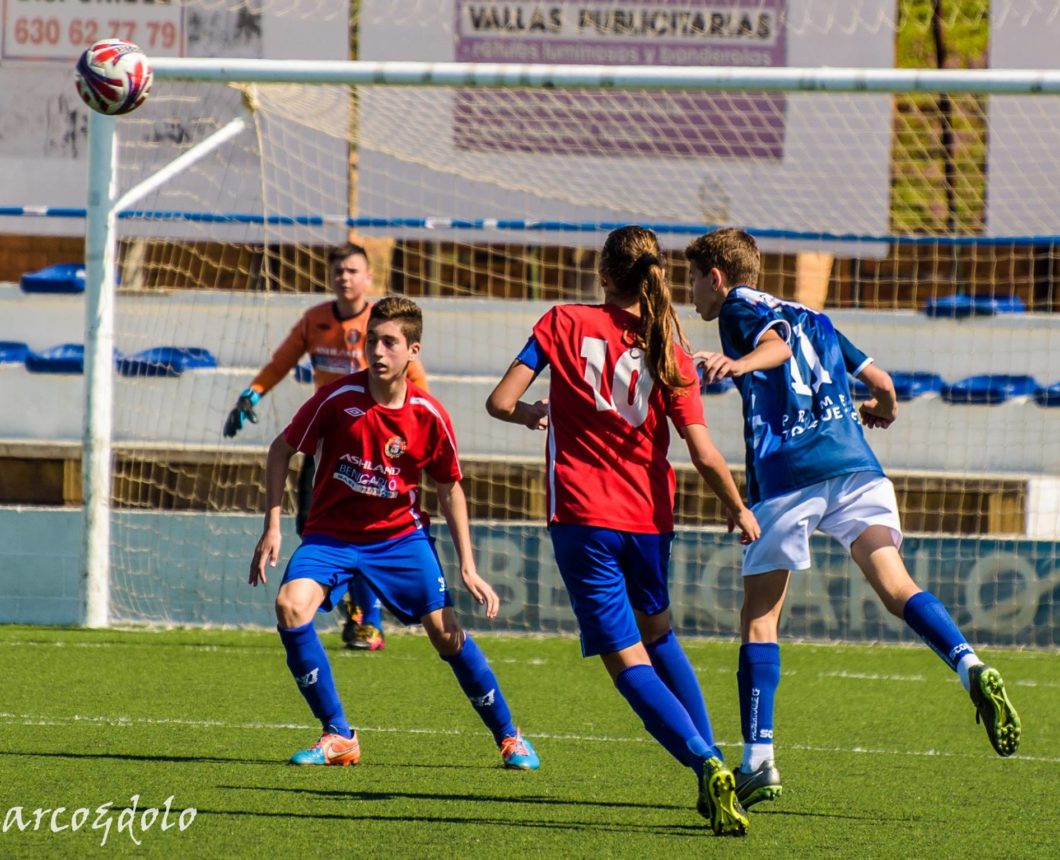 12970791_10204753360392167_1051829467434806364_o